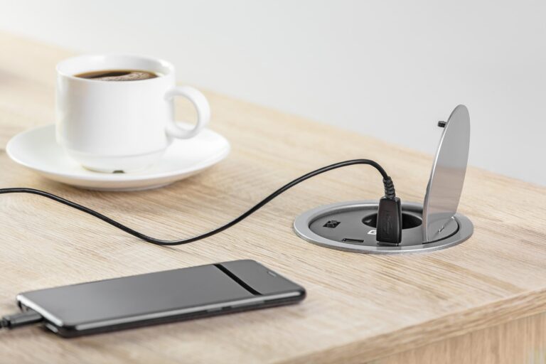 Подовжувач GTV 1 розетка SCHUKO зарядка USB 5V 2A Сірий